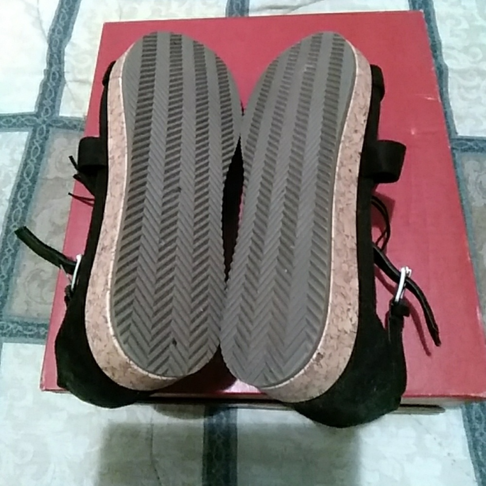 Sandals - Picture 4 of 7